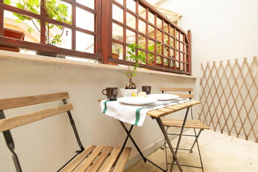 With Terrace 15 Min To Vatican & Trastevere Apartment