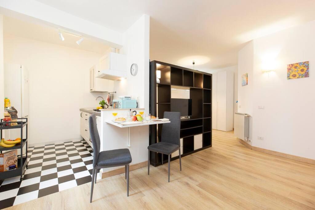 Apartment With Terrace 15 Min To Vatican & Trastevere Rom